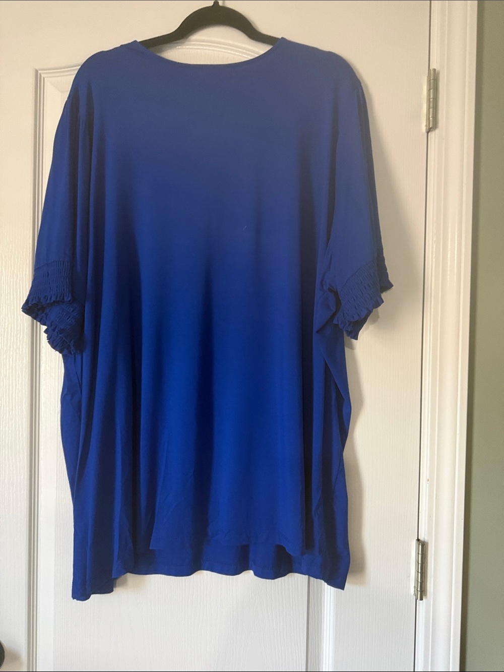 Susan Graver Fisher V-Neck Short Sleeve Tunic in Royal Blue Size 4X - Picture 2 of 4